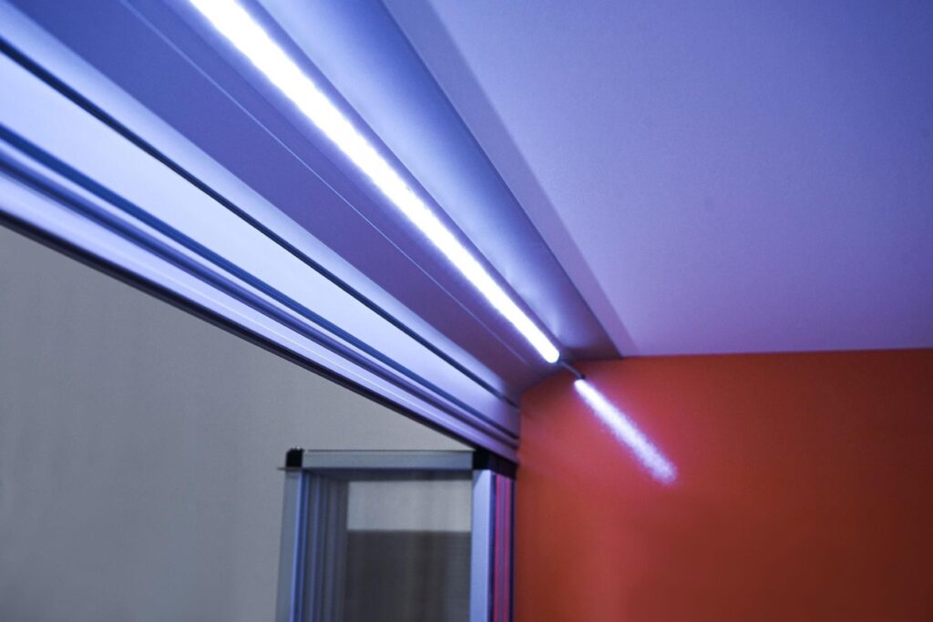 Einbauanleitung LED-Beleuchtung Umhausung D-Serie Stepcraft
